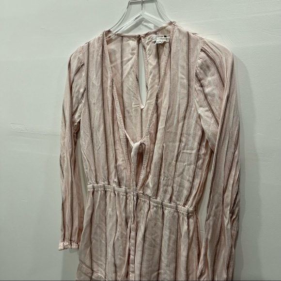 Ivy + Main Tie Front Long Sleeve Ruffle Trim Stripe Pink Romper Keyhole Back M - Picture 5 of 8